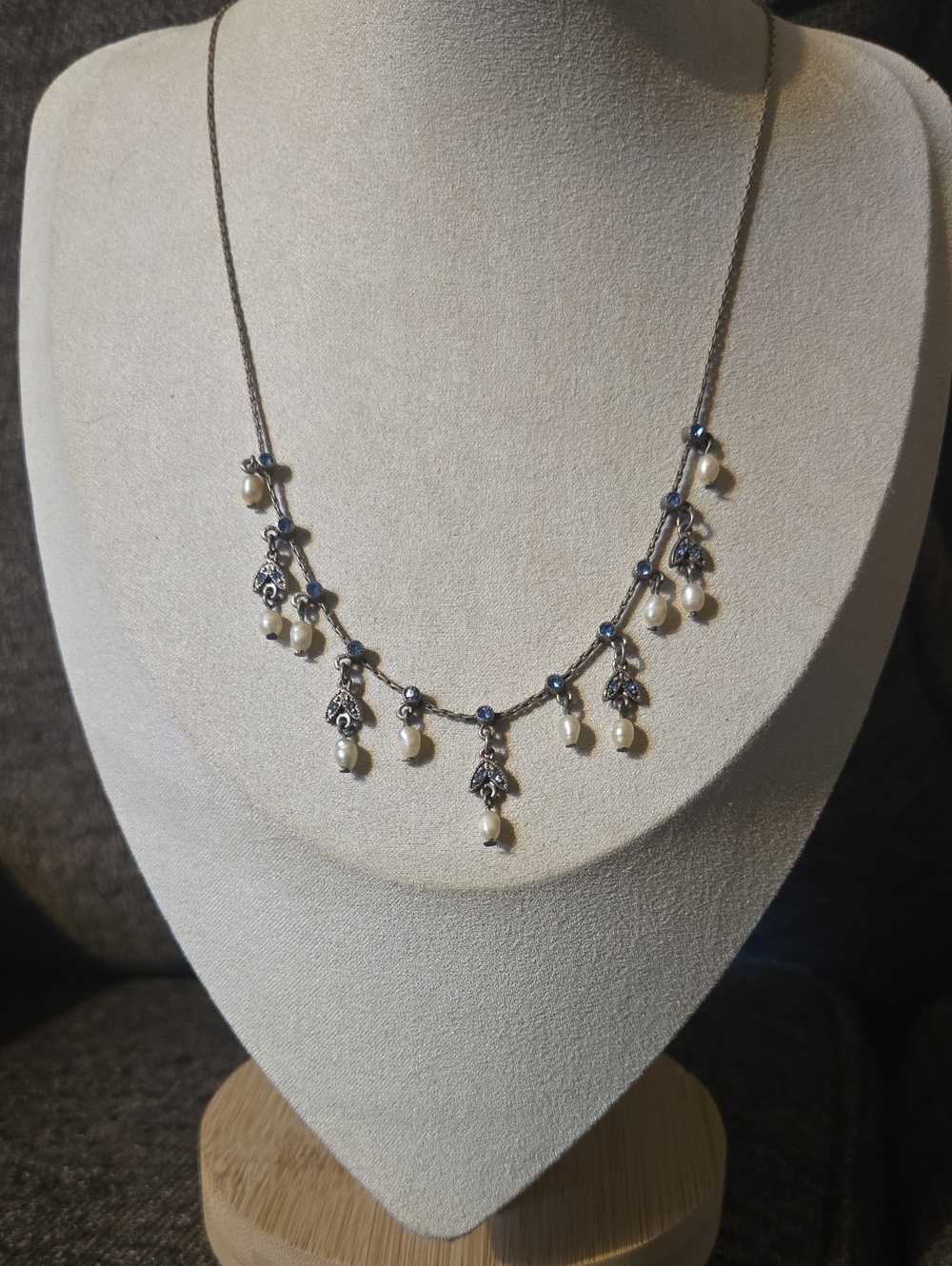 Vintage Delicate Seed Pearl Drop Necklace - With Blue Gem Details💫